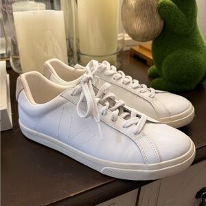 Women’s Veja Esplar Leather Sneakers